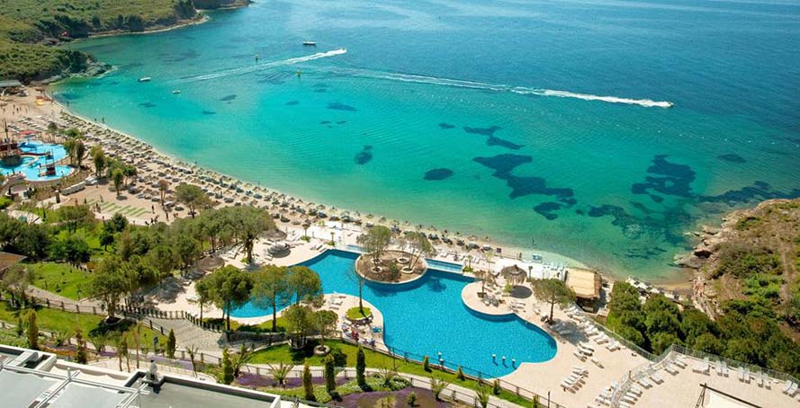 Aria Claros Beach Resort