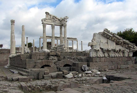 Pergamon Tour