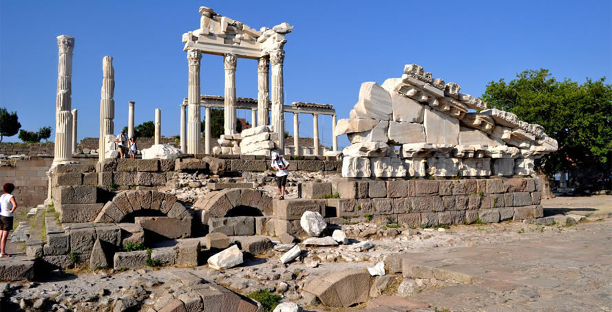 Pergamon Tour